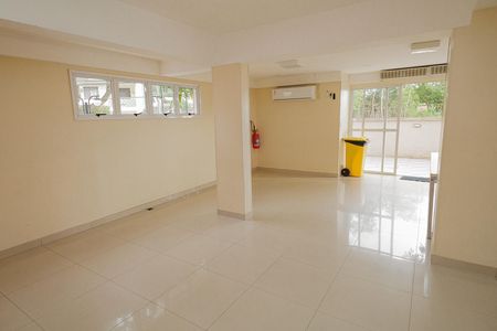 Apartamento para alugar com 35m², 2 quartos e sem vaga Apartamento para alugar com 35m², 2 quartos e sem vagaÁrea comum - Salão de festas