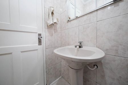 Casa à venda com 201m², 2 quartos e 3 vagasBanheiro