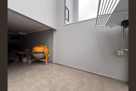 Garagem de casa à venda com 2 quartos, 135m² em Vila Palmeiras, São Paulo