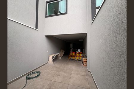 Garagem de casa à venda com 2 quartos, 135m² em Vila Pereira Cerca, São Paulo