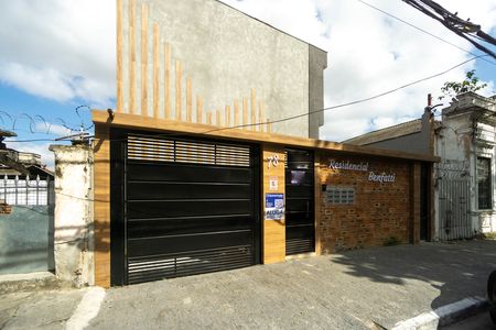 Casa de condomínio para alugar com 79m², 2 quartos e 1 vaga Casa de condomínio para alugar com 79m², 2 quartos e 1 vagaFachada
