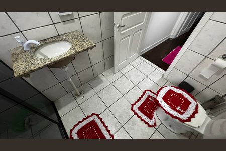 Casa à venda com 70m², 2 quartos e sem vaga Casa à venda com 70m², 2 quartos e sem vagaBanheiro