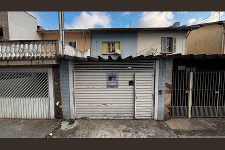 Casa à venda com 70m², 2 quartos e sem vaga Casa à venda com 70m², 2 quartos e sem vagaFachada