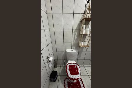 Casa à venda com 70m², 2 quartos e sem vaga Casa à venda com 70m², 2 quartos e sem vagaBanheiro