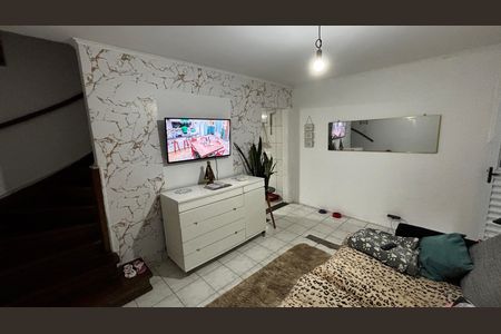 Casa à venda com 70m², 2 quartos e sem vaga Casa à venda com 70m², 2 quartos e sem vagaSala