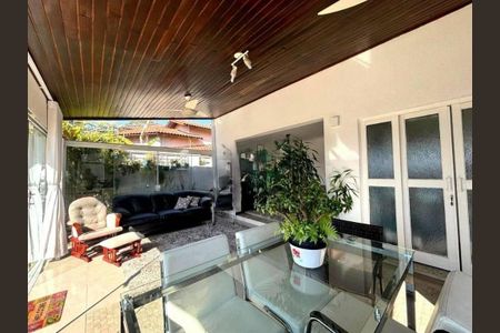 Casa à venda com 490m², 4 quartos e 4 vagas