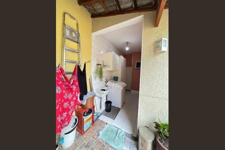 Casa à venda com 99m², 3 quartos e 2 vagas