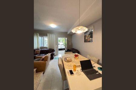 Casa à venda com 99m², 3 quartos e 2 vagas