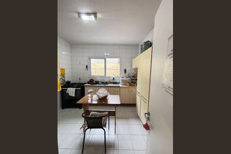 Casa à venda com 99m², 3 quartos e 2 vagas