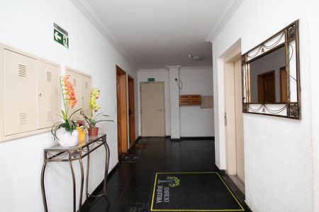 Apartamento à venda com 64m², 3 quartos e 1 vaga Apartamento à venda com 64m², 3 quartos e 1 vagaHall social