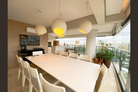 Apartamento à venda com 135m², 2 quartos e 2 vagas Apartamento à venda com 135m², 2 quartos e 2 vagasSala