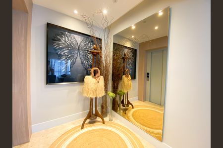 Apartamento à venda com 135m², 2 quartos e 2 vagas Apartamento à venda com 135m², 2 quartos e 2 vagasHall de Entrada