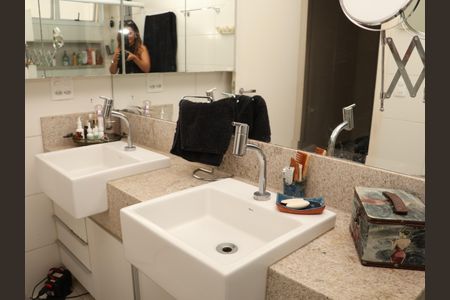 Apartamento para alugar com 163m², 2 quartos e 3 vagasBanheiro da Suíte 1