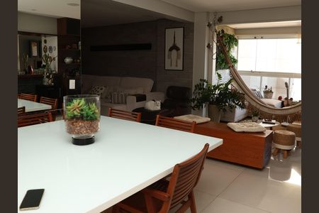 Apartamento para alugar com 163m², 2 quartos e 3 vagasSala
