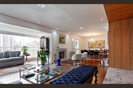 Apartamento à venda com 248m², 4 quartos e 5 vagas