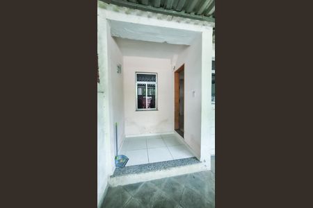 Apartamento à venda com 98m², 2 quartos e 1 vaga Apartamento à venda com 98m², 2 quartos e 1 vagaEntrada da casa da garagem