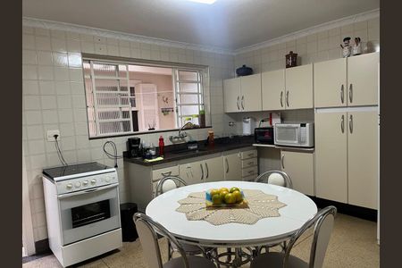 Casa à venda com 130m², 3 quartos e sem vaga