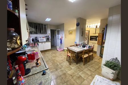 Apartamento à venda com 3 quartos, 180m² em Copacabana, Rio de Janeiro