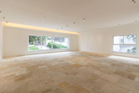 Casa à venda com 4 quartos, 270m² em Pacaembu, São Paulo