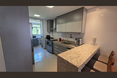 Apartamento à venda com 130m², 4 quartos e 3 vagas