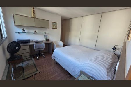 Apartamento à venda com 130m², 4 quartos e 3 vagas