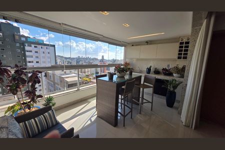 Apartamento à venda com 130m², 4 quartos e 3 vagas