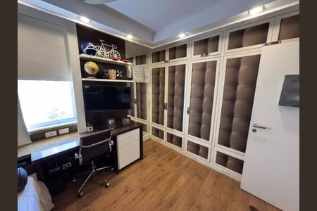 Apartamento à venda com 204m², 2 quartos e 1 vaga
