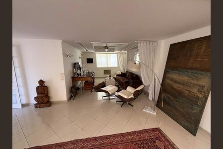 Apartamento à venda com 204m², 2 quartos e 1 vaga
