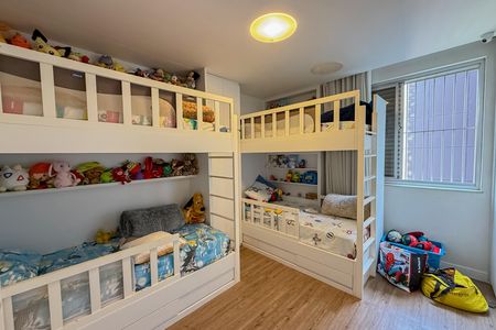 Apartamento à venda com 180m², 4 quartos e 2 vagas