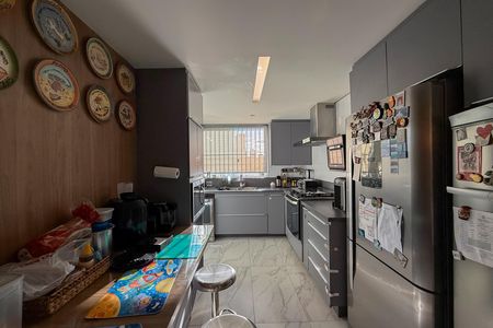 Apartamento à venda com 180m², 4 quartos e 2 vagas