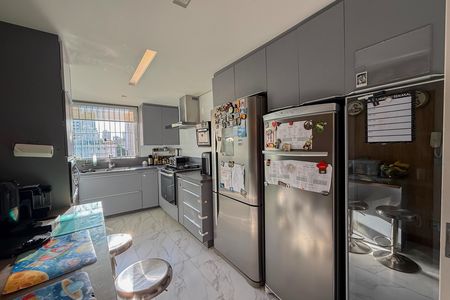 Apartamento à venda com 180m², 4 quartos e 2 vagas