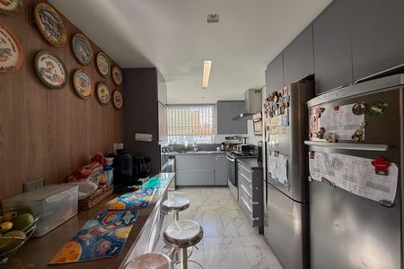 Apartamento à venda com 180m², 4 quartos e 2 vagas