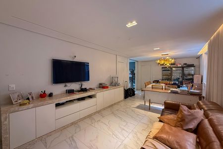Apartamento à venda com 180m², 4 quartos e 2 vagas
