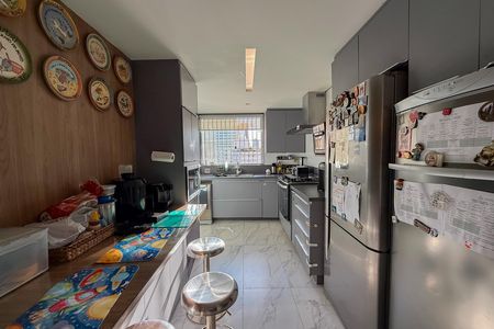 Apartamento à venda com 180m², 4 quartos e 2 vagas