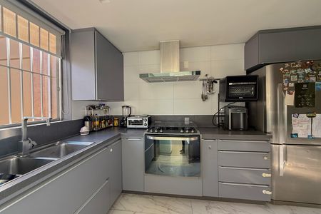Apartamento à venda com 180m², 4 quartos e 2 vagas