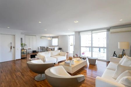Apartamento à venda com 3 quartos, 270m² em Moema, São Paulo