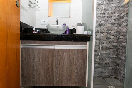 Banheiro de apartamento para alugar com 1 quarto, 30m² em Vila Esperança, São Paulo