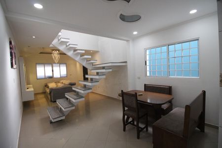 Sala de casa para alugar com 4 quartos, 250m² em Jardim Iguatemi, São Paulo
