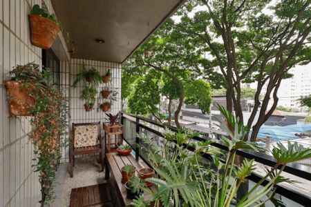 Apartamento à venda com 131m², 4 quartos e 2 vagas