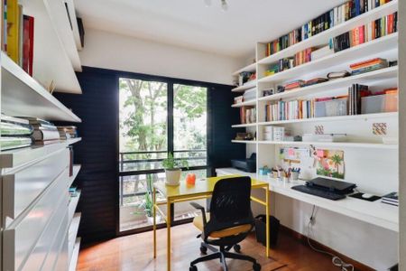 Apartamento à venda com 131m², 4 quartos e 2 vagas