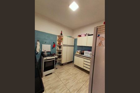 Casa à venda com 240m², 2 quartos e 4 vagas