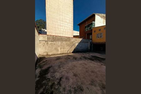 Casa à venda com 240m², 2 quartos e 4 vagas