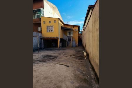 Casa à venda com 240m², 2 quartos e 4 vagas