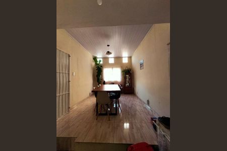 Casa à venda com 240m², 2 quartos e 4 vagas