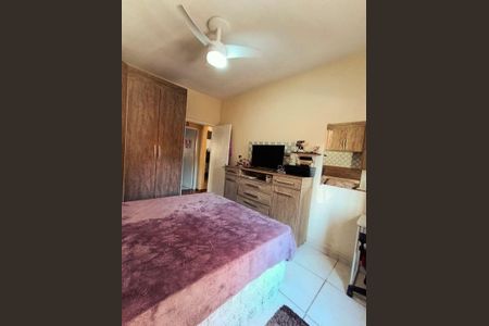 Casa à venda com 240m², 2 quartos e 4 vagas