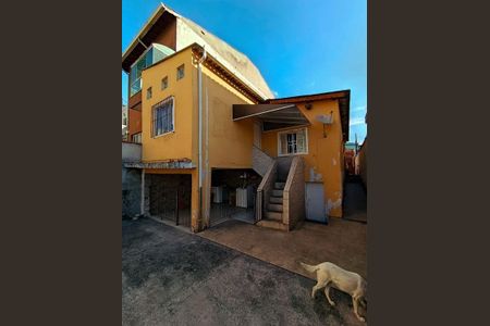 Casa à venda com 240m², 2 quartos e 4 vagas