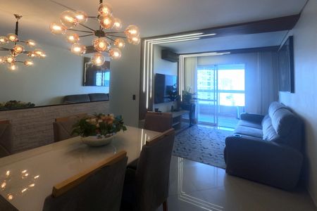Sala 2 ambientes de apartamento para alugar com 3 quartos, 94m² em Ponta da Praia, Santos