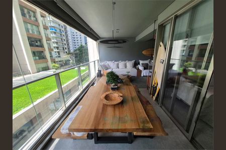 Apartamento à venda com 100m², 2 quartos e 2 vagas