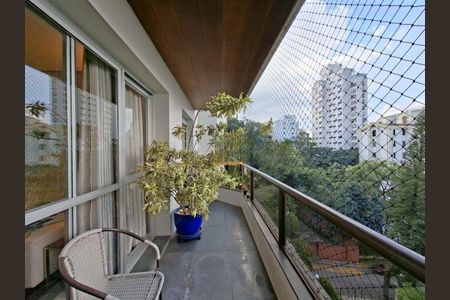 Apartamento à venda com 210m², 4 quartos e 3 vagas