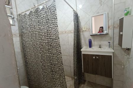 Banheiro de apartamento para alugar com 2 quartos, 70m² em Parque Duque, Duque de Caxias